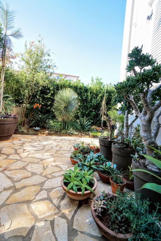 Apartment with terrace | Garden view — photo 4