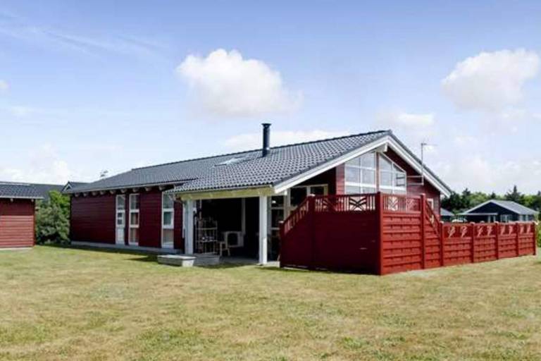 Lovely vacation home with yard, barbecue & jacuzzi | Pets allowed — photo 3