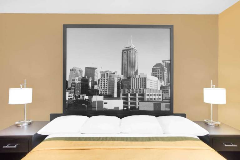 Super 8 by Wyndham Terre Haute