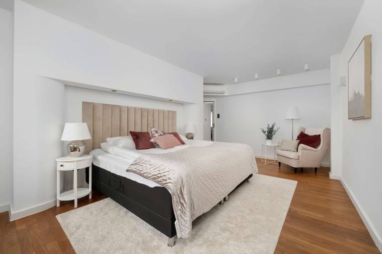 W Antoniego 21 Wroc aw Luxury Apartment Family Apartment with 3 Bedrooms Walk-in Wardrobe in Wroclaw