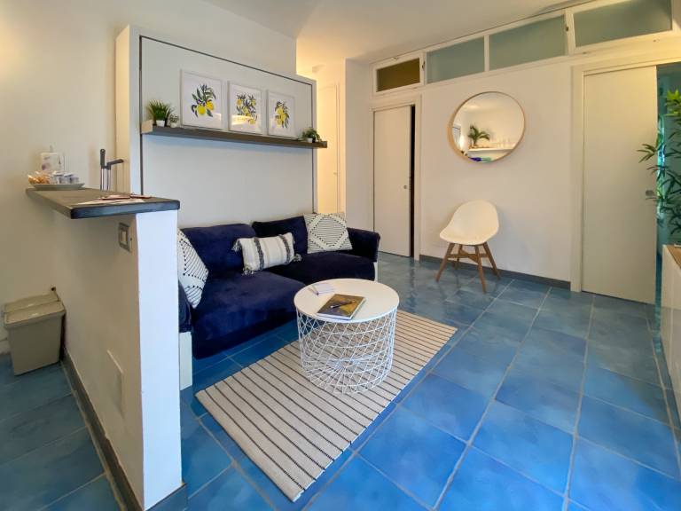 Holiday apartment with garden & patio — photo 5
