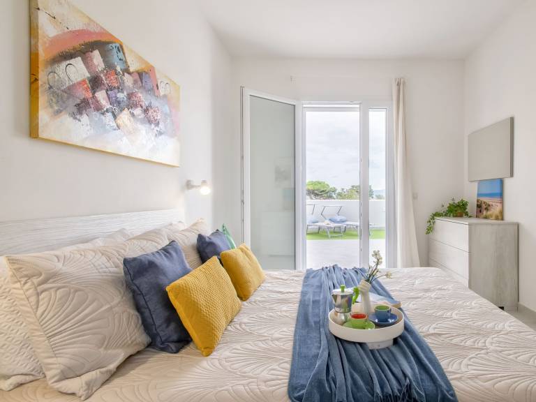 Fully equipped charming apartment with terrace, garden & pool | Sea view | Dogs allowed — photo 5