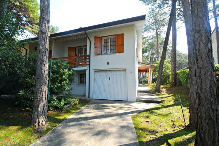 Charming villa with terrace & yard | Beach nearby | Pets allowed — photo 2