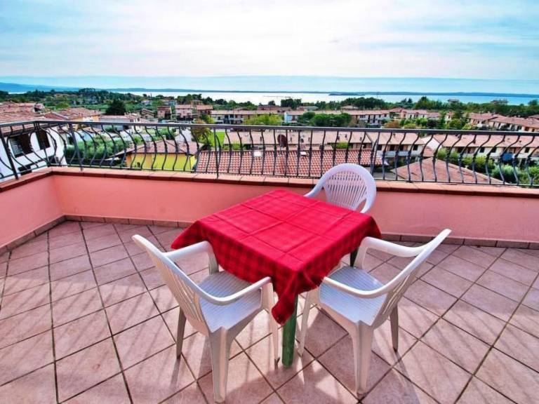 Apartment with patio & pool | Pets are welcome — photo 5
