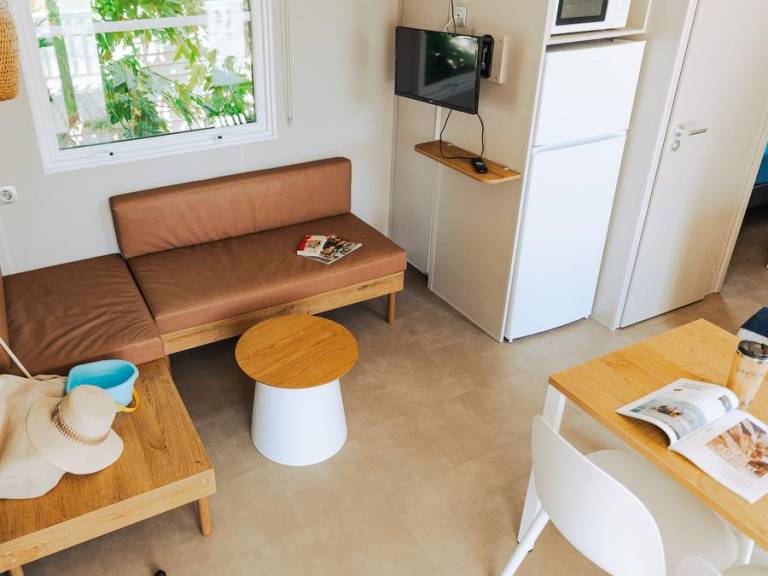 Mobile home with patio & heated pool — photo 5