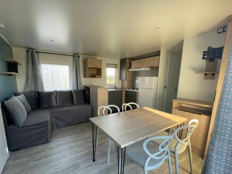 Mobile home with heated pool & terrace — photo 5