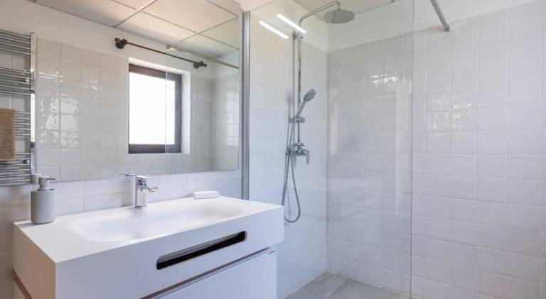 Villa with pool | Pet-friendly — photo 2