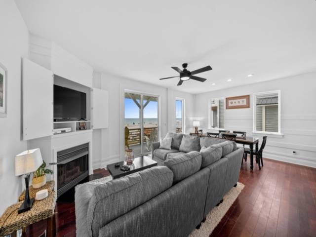 Vacation home with patio — photo 4