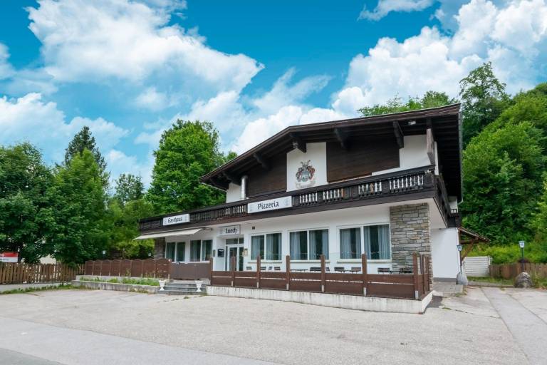 Holiday apartment with patio | Mountain view in Woergl