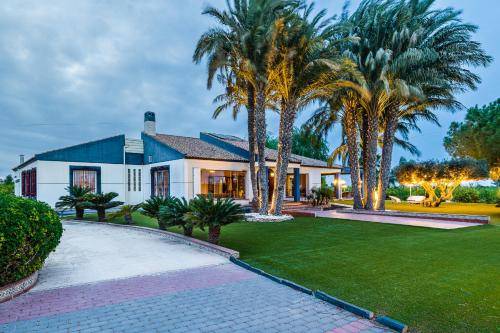 Villa Los Montesinos