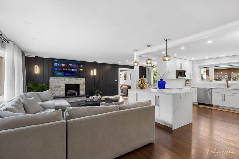 Casa 22 Luxury Modern 3BD 2BA Home in Skokie