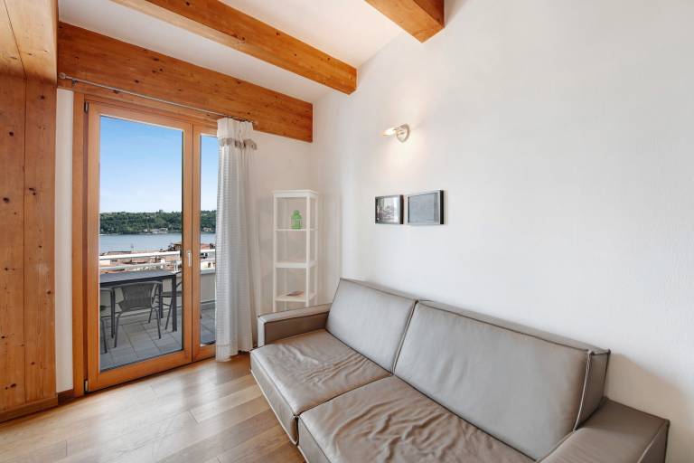 Apartment 'Rocchetta Flat' with Lake View, Wi-Fi and Air Conditioning — photo 5