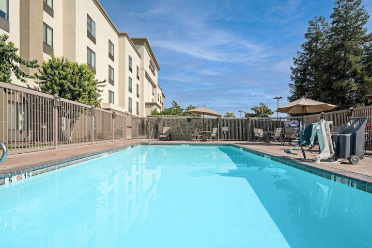 Hampton Inn & Suites Bakersfield Hwy 58 CA