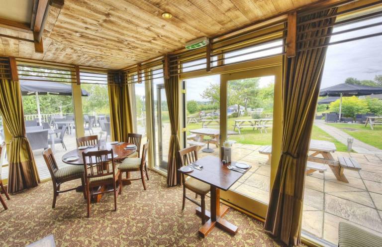 The Narrowboat Inn at Weedon — photo 3