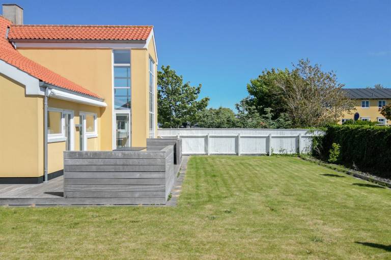 Vacation home with grill & terrace — photo 2