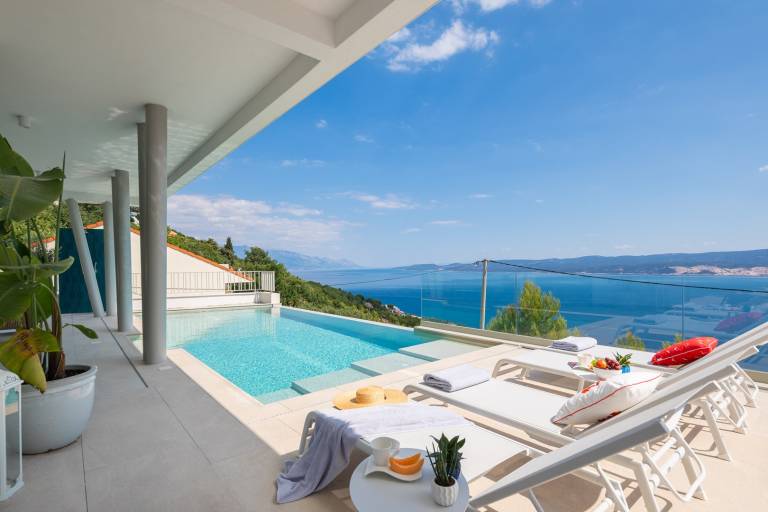 Villa with barbeque, private pool & hot tub | Sea view — photo 2