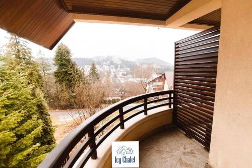 Lodge with terrace & garden in Predeal