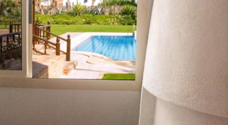 Villa with pool — photo 5