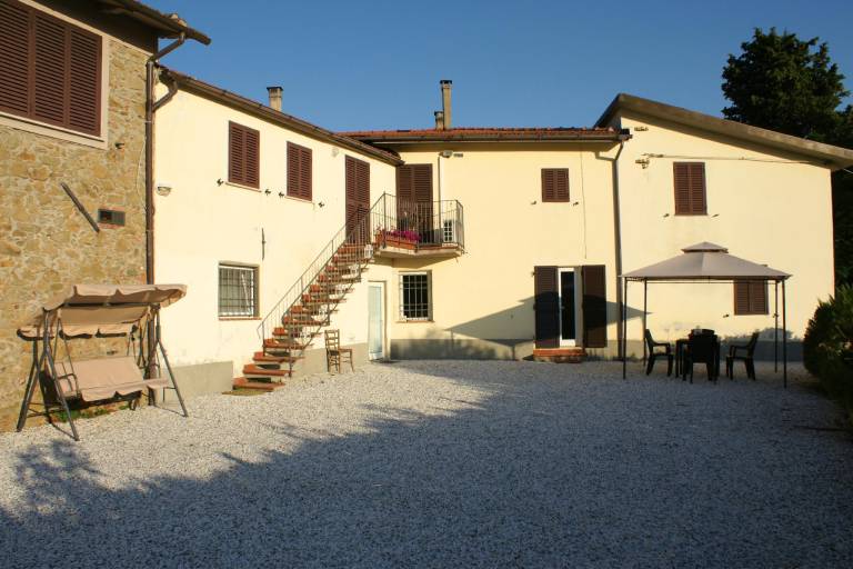 Lovely apartment with yard, terrace & barbeque | Suitable for remote work | Pets are welcome in Pistoia
