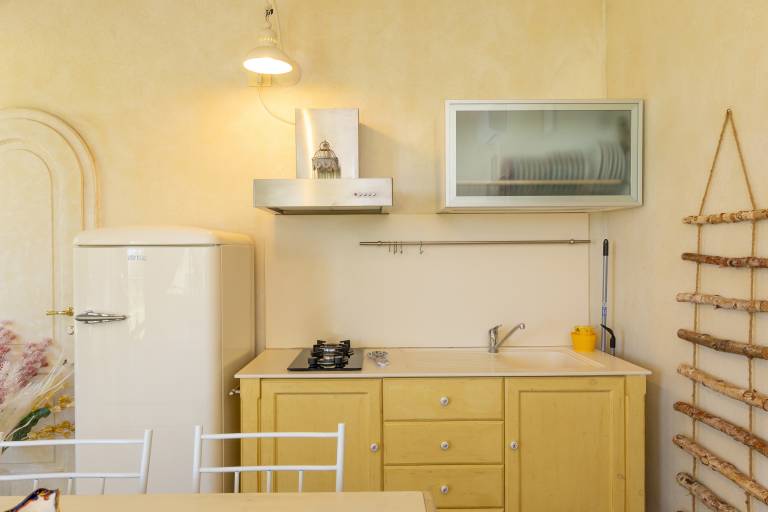 Apartment with yard & barbeque | Garden view — photo 4