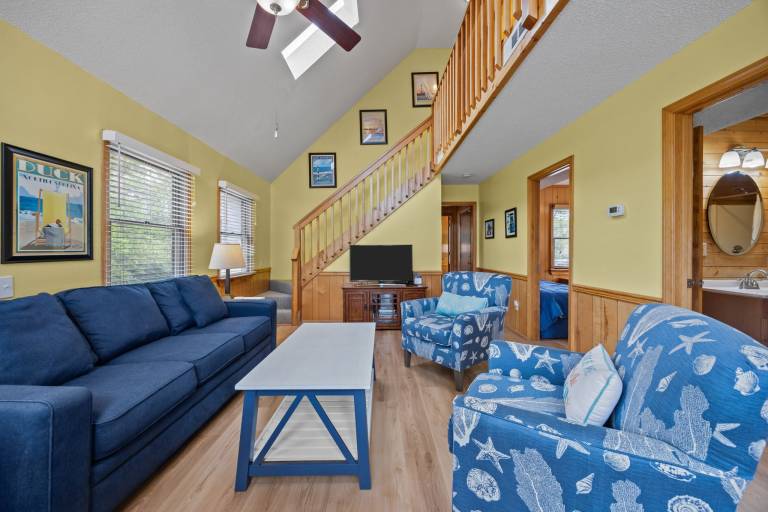Adorable Beach house in Duck with Hot Tub, Pet friendly. Roof top deck! — photo 3