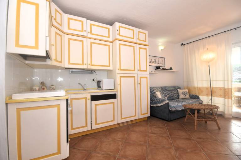 Family-oriented holiday apartment with terrace | Water view | Pet-friendly — photo 4
