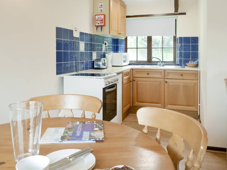 Cottage with garden & pool — photo 4