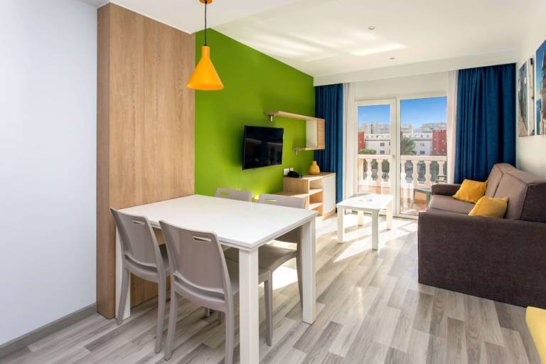Aparthotel Urbanización Peñismar 1