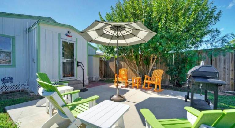 Vacation home with BBQ in Port Aransas, TX