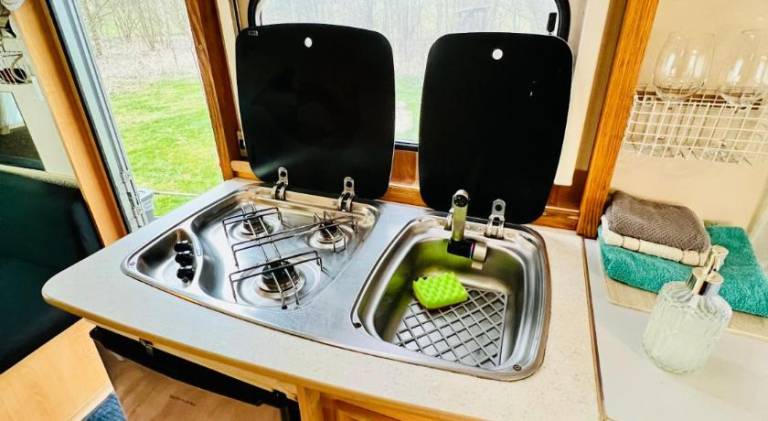 Lodge with barbeque, garden & patio | Pets are welcome — photo 3