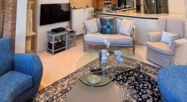Modern Villa in the heart of Athens Riviera with garden in Glyfada