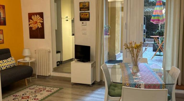 Holiday apartment | Next to Two Towers | Dogs allowed in Taverna