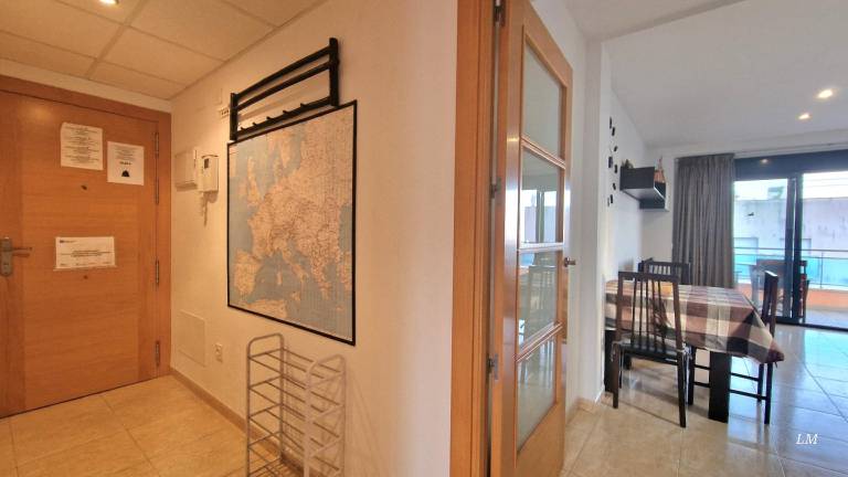 Apartment with patio — photo 4