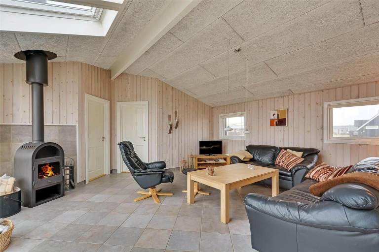 Vacation home with sauna, jacuzzi & terrace — photo 3