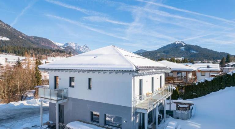 Big apartment with barbecue, patio & yard | Pets allowed in Fieberbrunn