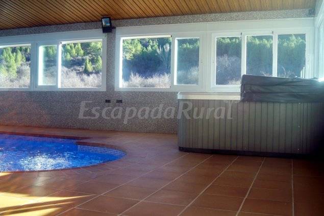 Pleasant cottage with patio, pool & garden | River view | Pets allowed in Cuenca