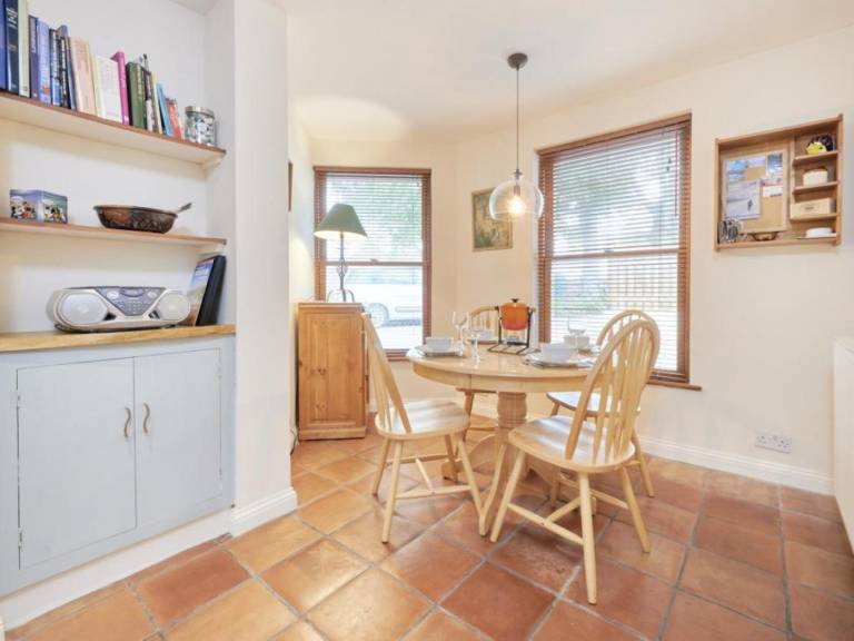 Fully equipped nice cottage with yard | Pets are welcome — photo 4