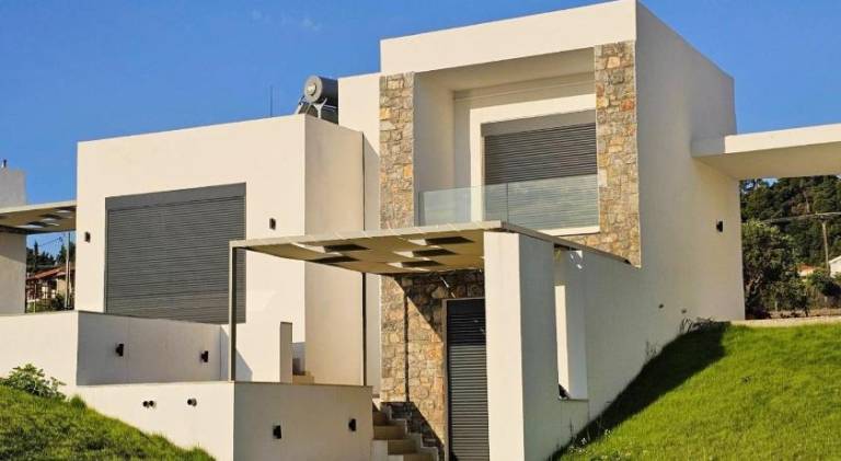 Villa with garden, terrace & private pool — photo 5