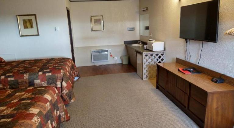 Budget Host 4U Motel — photo 5