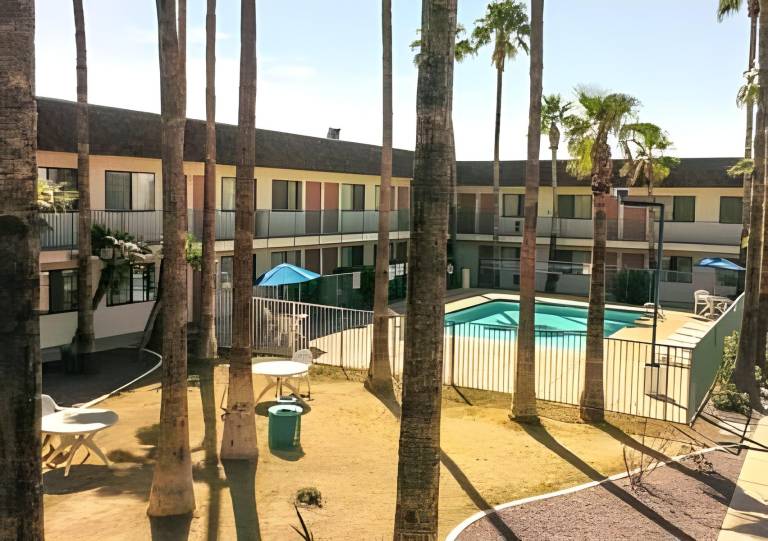 Super Inn Motel — photo 3