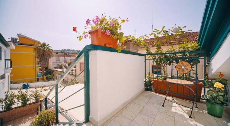 Apartment with terrace — photo 4