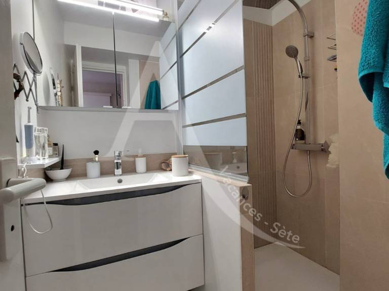 Holiday apartment with patio & pool | Beach nearby | Dogs allowed — photo 3