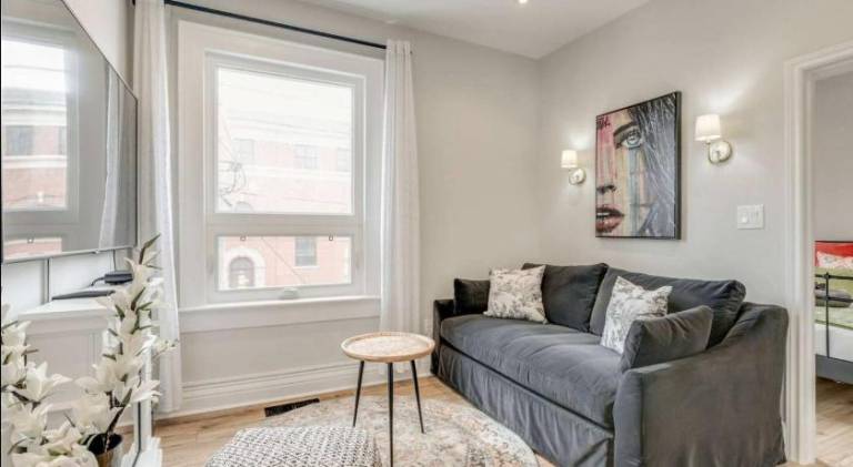 Casa Leslieville 2BR Suite with LRG Patio