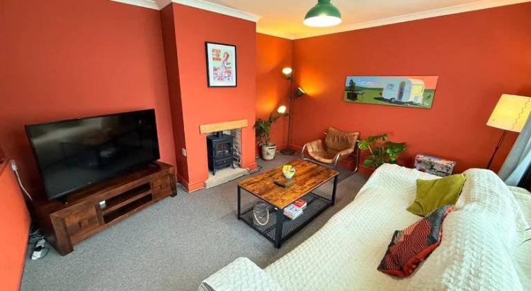 Pleasant house with yard | Pets are welcome in Bristol