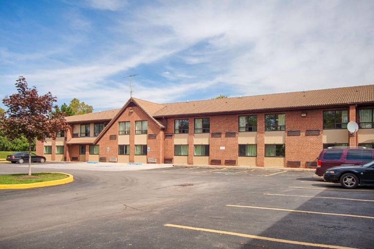 Motel 6 East Syracuse, NY - Airport in East Syracuse, NY