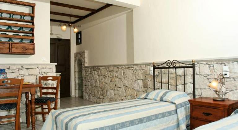 Serviced apartment with garden, pool & terrace | Close to the beach | Pet-friendly — photo 2