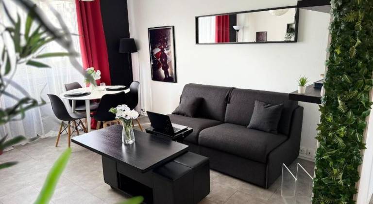 Apartment with 1 room for 4 persons in Creteil