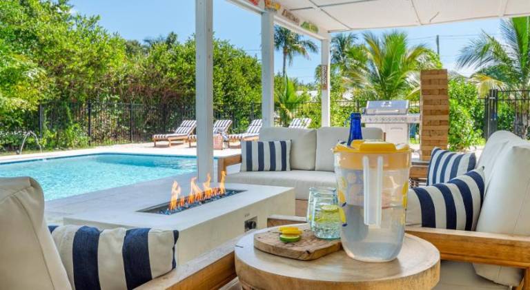 Villa with pool | Perfect for remote work in Jupiter, FL