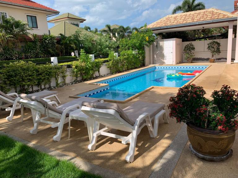 Family-oriented vacation home with private pool | Mountain view | Dogs allowed in Hua Hin