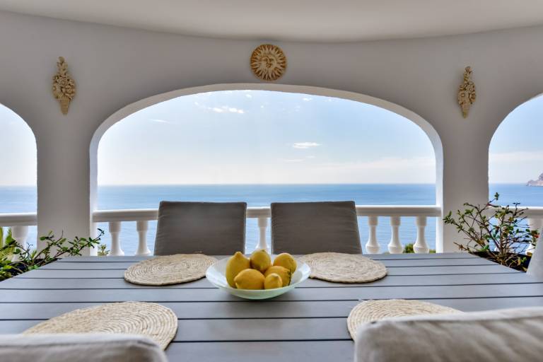 Villa with patio, private pool & barbeque — photo 3